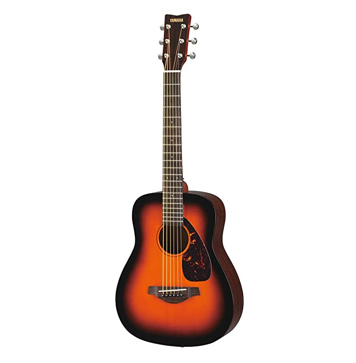 Chitarra acustica mini in tabacco sunburst, con top in abete massello e fondo in mogano, per un suono ricco e proiettato