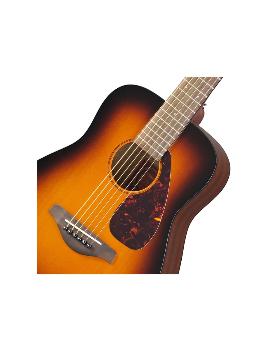 Chitarra acustica mini color tabacco con finitura sunburst, design compatto e top in abete massello per un suono autentico
