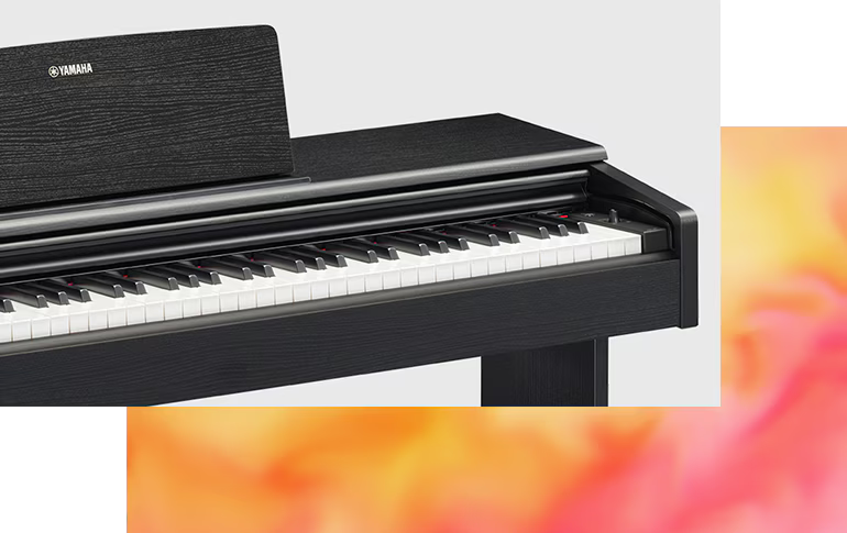 Pianoforte digitale Yamaha YDP-105, 88 tasti bianchi, suono autentico e funzioni espressive per musicisti di ogni livello