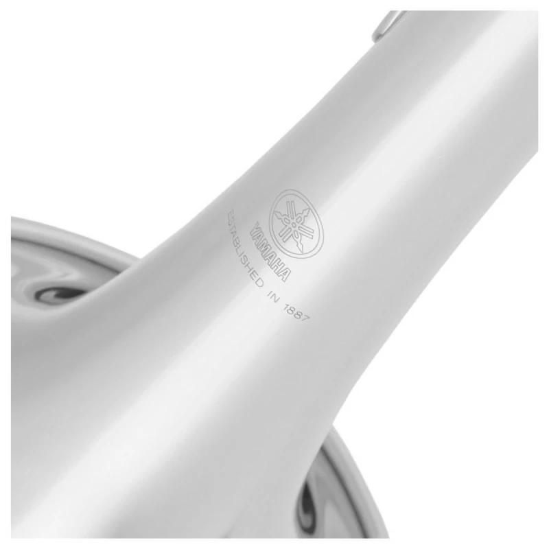 YAMAHA YTR-2330S: tromba argentata in Sib, peso medio, campana 123mm, canneggio 11,65mm, con boccaglio TR-11B4
